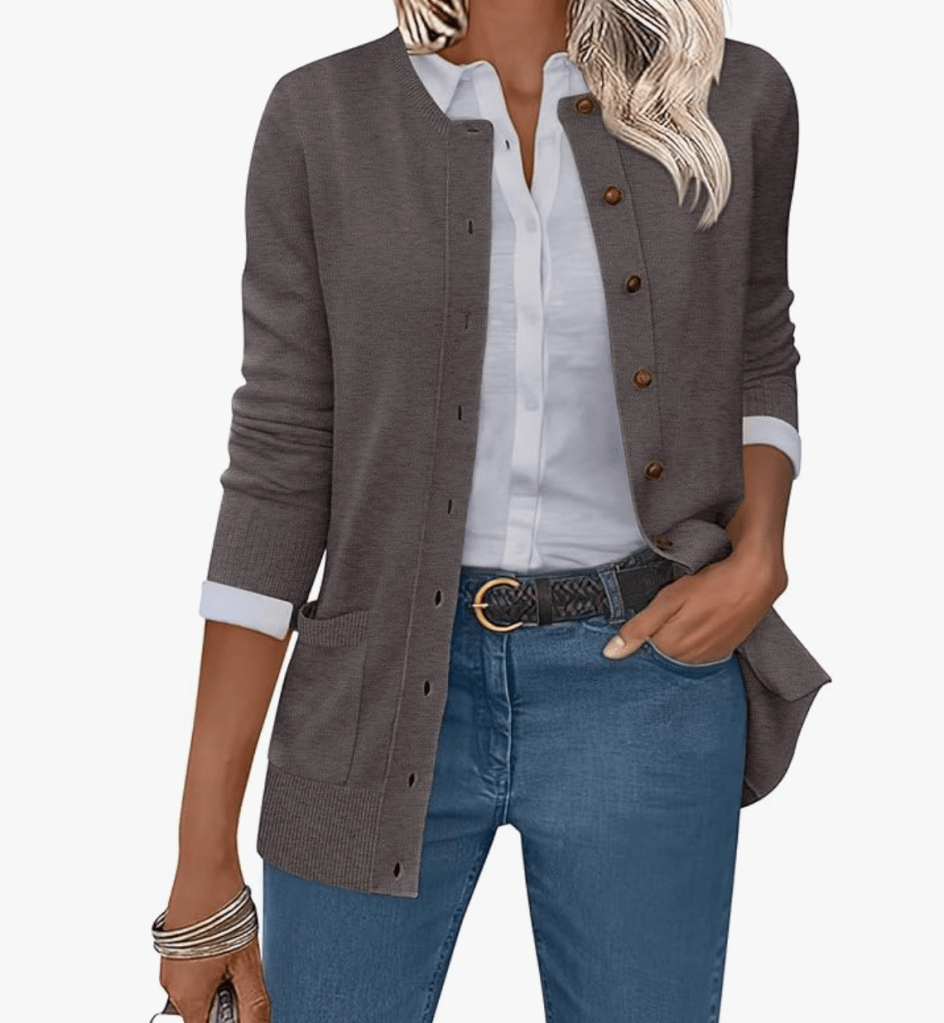 Best cardigan for early fall/autumn for Moms who want to level up their style.