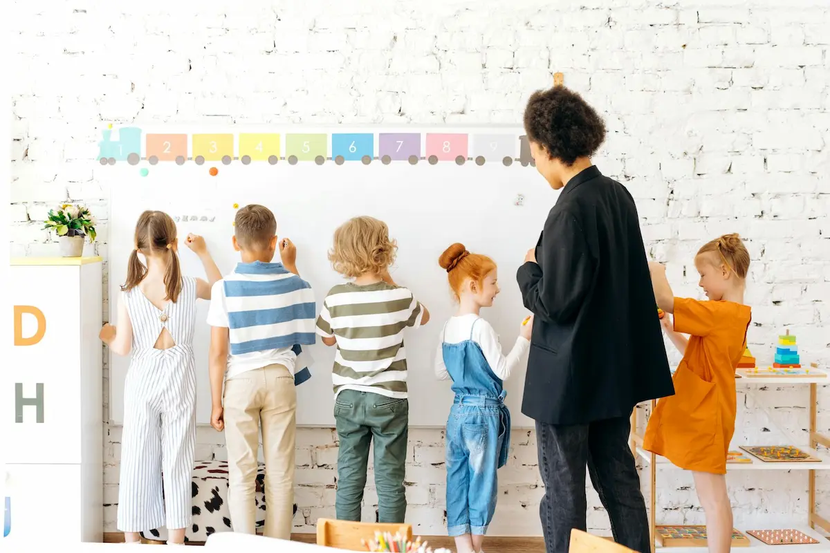 Big Kids, Small Kids, and Growing Up: What Parents Notice and Worry About in Early Grades
