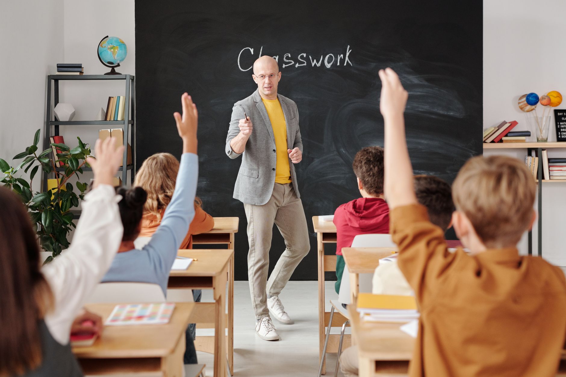 ELA Classroom Warm-Up Ideas: Quick & Engaging Activities for English Class